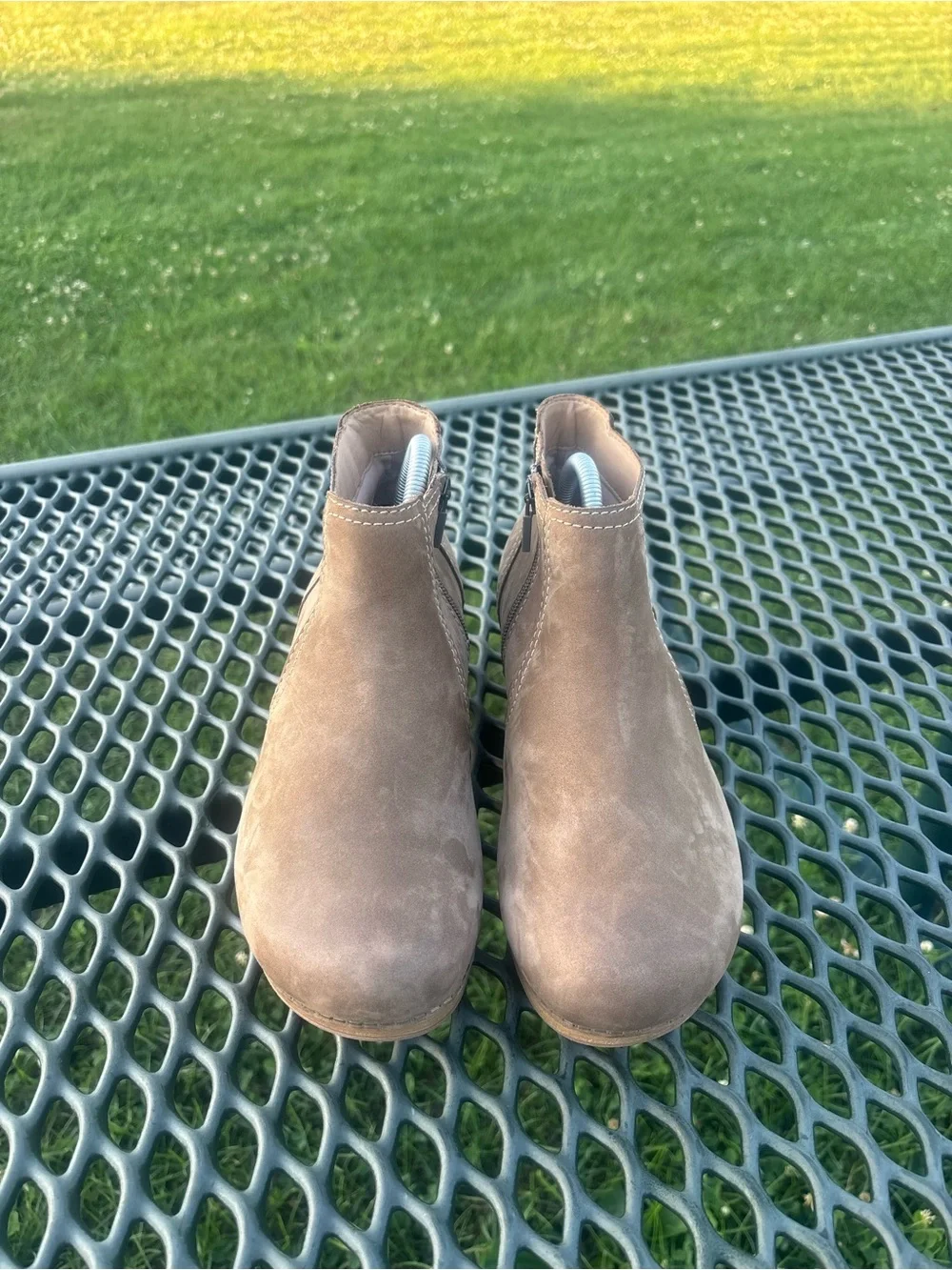 Dansko Barbara Ankle Boots Womens EU 39 US 8.5-9 Taupe Leather Zip